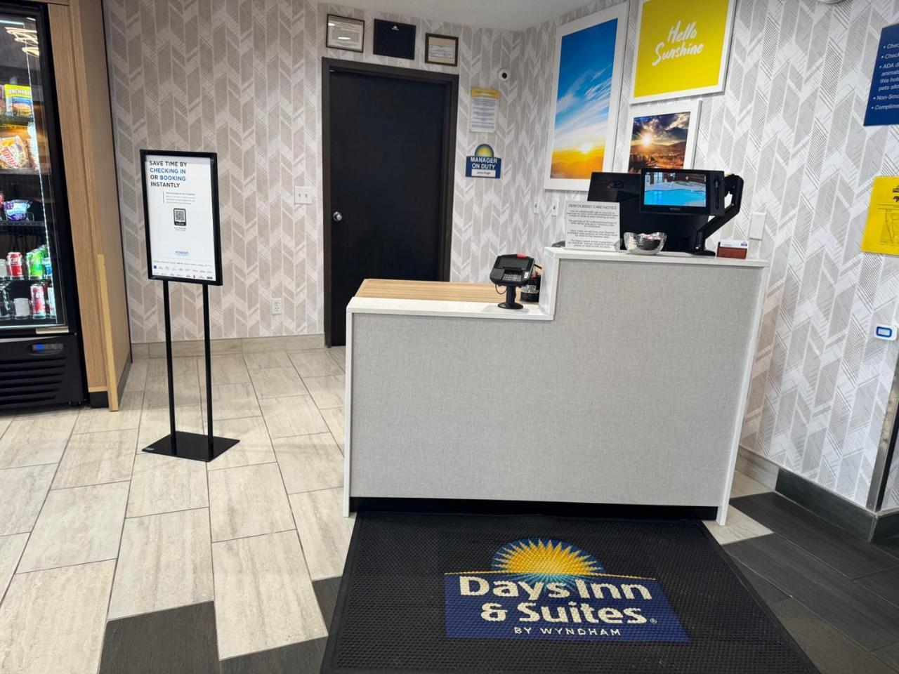Days Inn & Suites By Wyndham Wausau Exterior foto